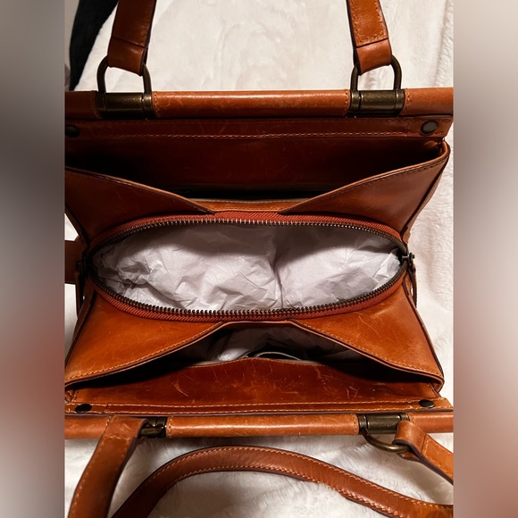 ⭐️ Make Me An Offer ⭐️ Frye Farrah Leather Handbag - Picture 10 of 10